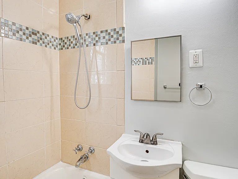 714 Sexton St #1 — Photo 8