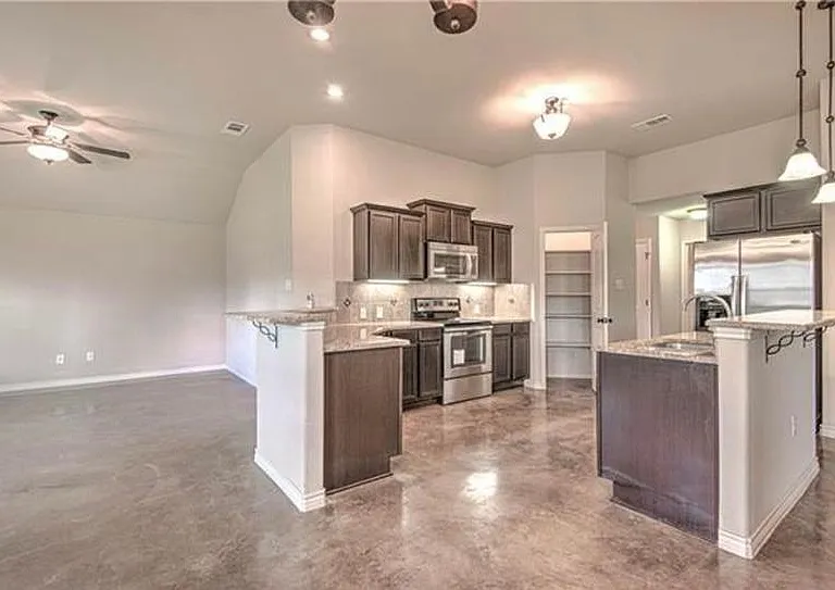 7107 Andalucia Ln — Photo 24