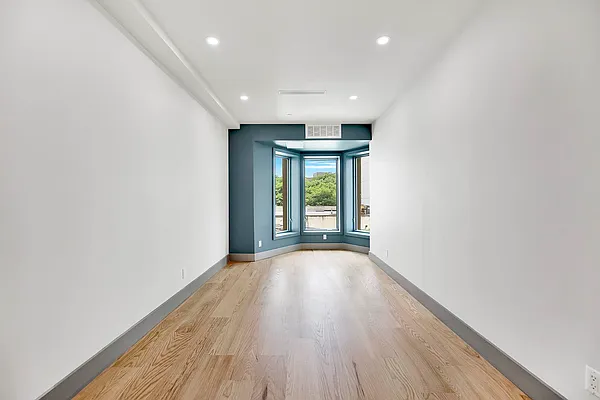 Rented by GROOME REALTY LLC | media 12