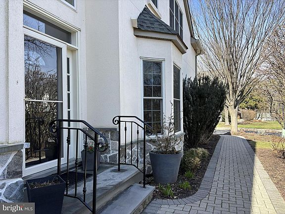 3rd image of 1111 Brians Way