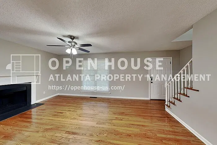 3 bed, 2.5 bath, 1612 sqft, $2,025 — Photo 3