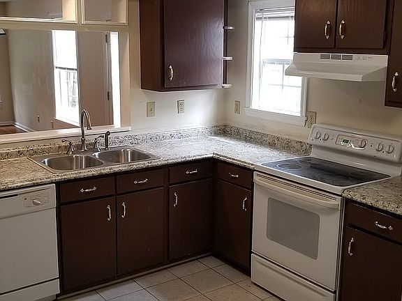 2nd image of 1756 Alvena Ln