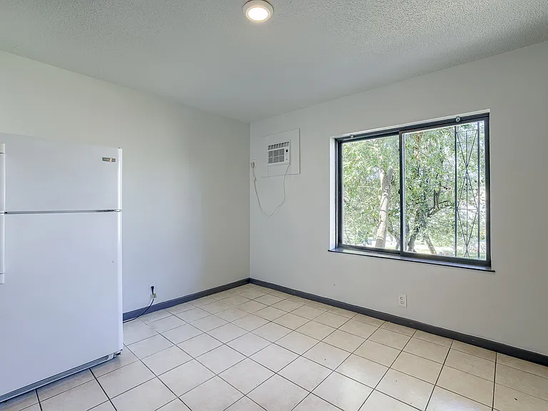 4513 Lafayette Ave #4 — Photo 6