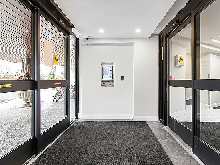2737 Kipling Ave — Photo 6