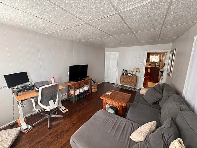 802 E 3rd St #1 — Photo 5