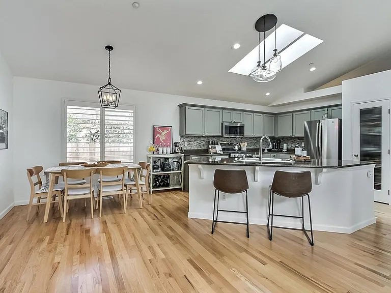 2285 Palisade Blvd — Photo 14