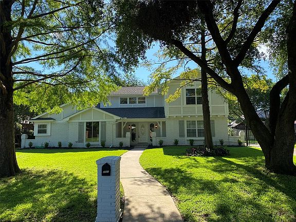2nd image of 3501 Cliffwood Dr