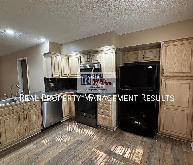 1916 N Iroquois Dr — Photo 5