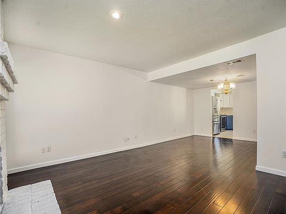 5th image of 746 Country Place Dr APT B