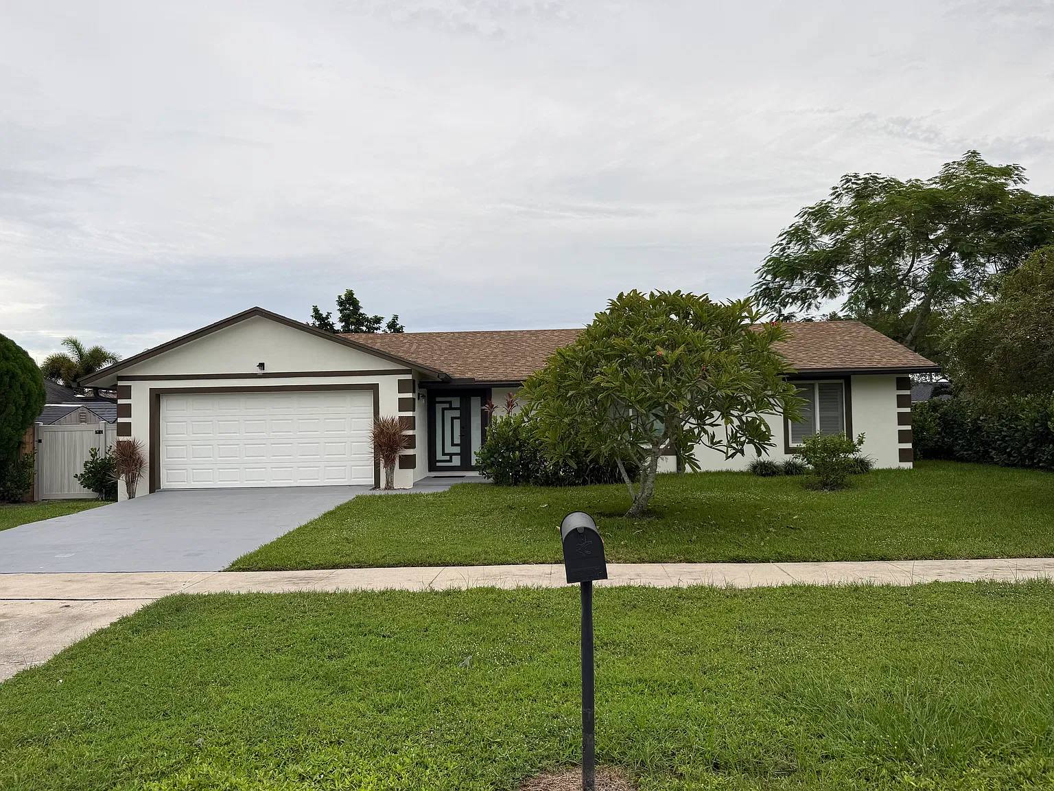 3 bed, 1944 sqft, $7,000 — Photo 1