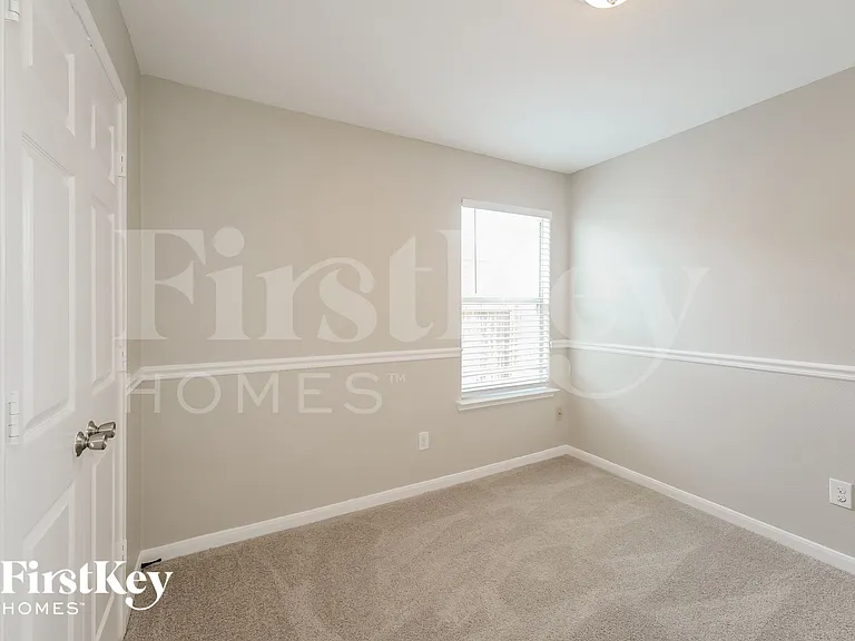 7111 Lilac Manor Ln — Photo 11