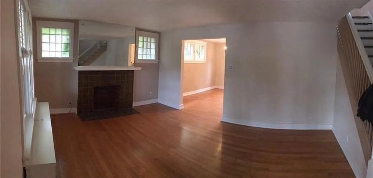 924 Deely St photo 1