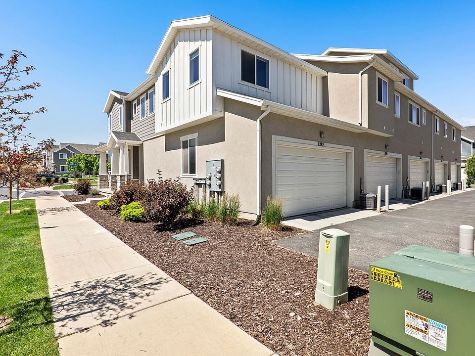 1st image of 1242 W Saddlebred Way