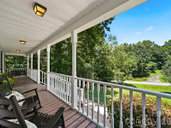 131 Fox Runn Rd, Granite Falls, NC 28630