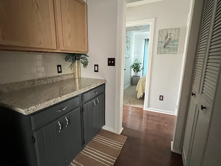 320 Linden St — Photo 15