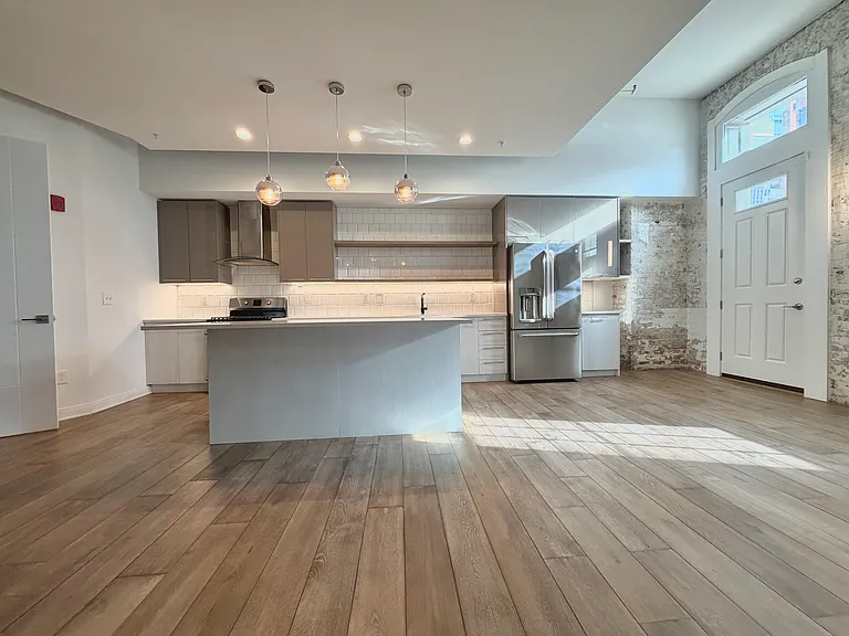 813 Broadway St #101 — Photo 7