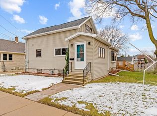 357 W 11th Ave, Oshkosh, WI 54902
