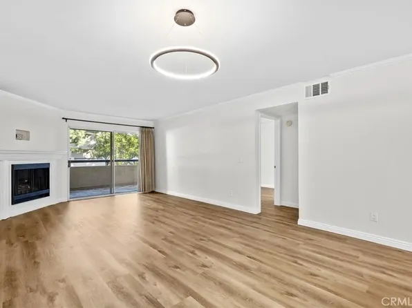 5510 Owensmouth Ave APT 129, Woodland Hills, CA 91367