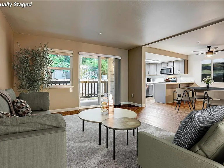 Sunset Highlands Apartments — Photo 2