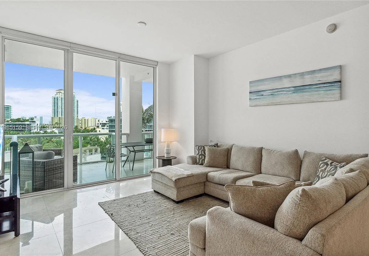 Continuum On South Beach — Photo 4