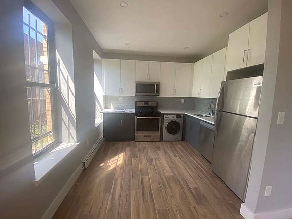 2nd image of 363 Sumpter St APT 3A