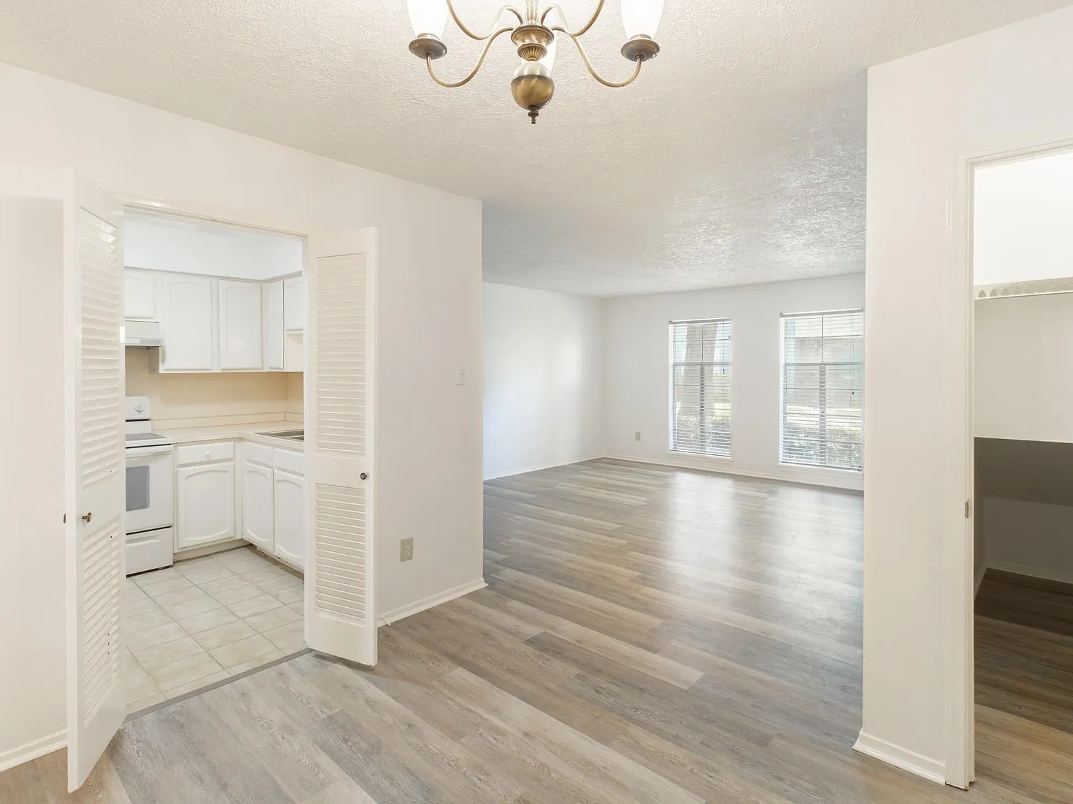 1 bed, 1.0 bath, 891 sqft, $1,400 — Photo 4