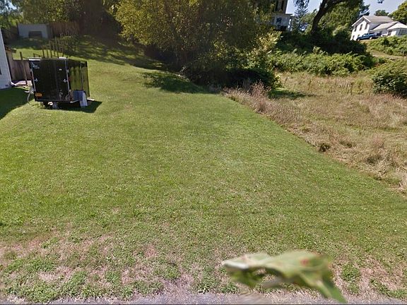 5th image of 226 Hoyt St