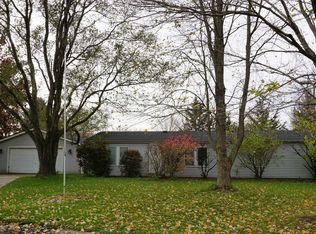 1207 Salmon Ct, Mahomet, IL 61853