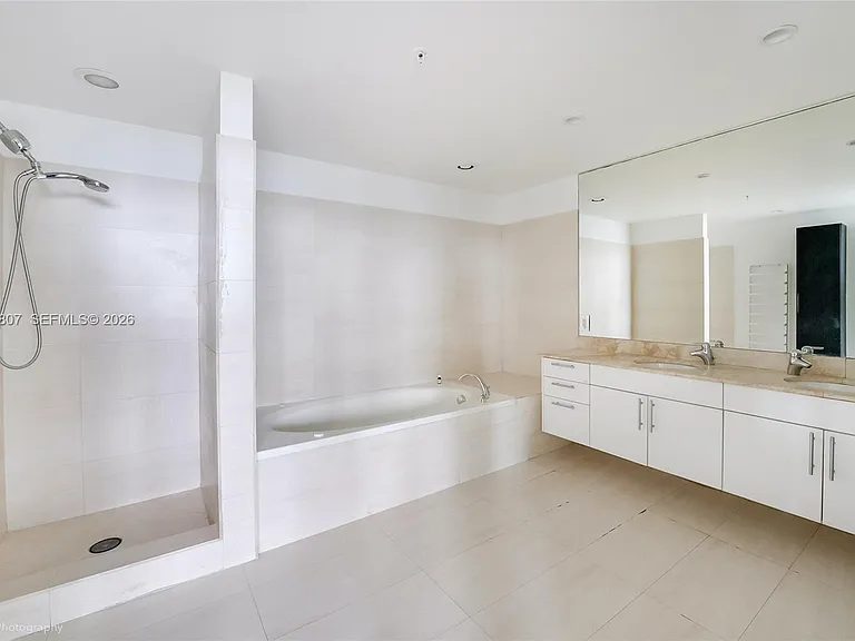 7929 West Dr #1001 — Photo 6