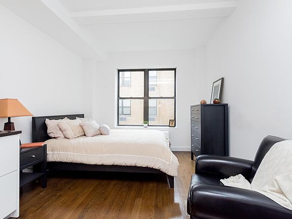 4th image of 212 W 91st St APT 308