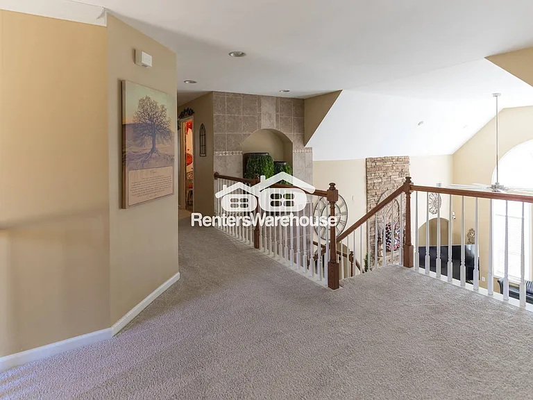 1900 Enfield Ct — Photo 45