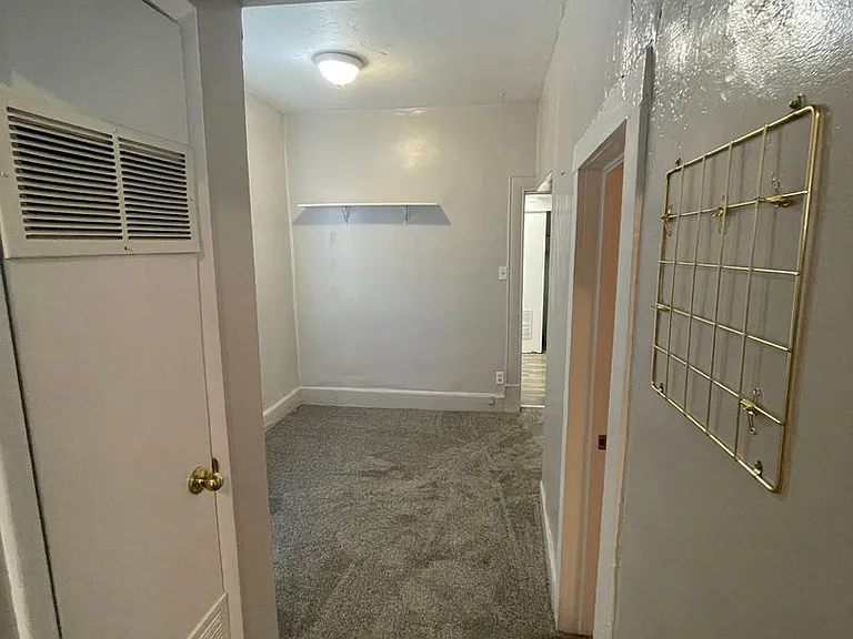 520 N Dexter St — Photo 4