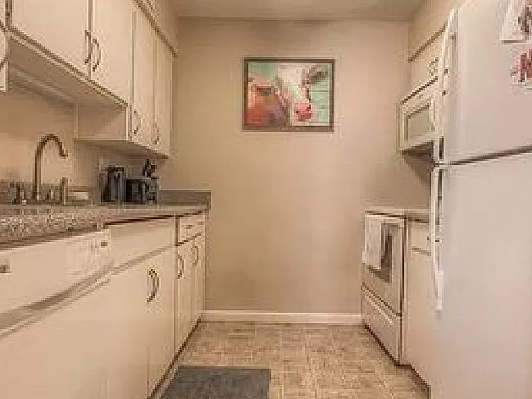 6202 Robinson St #1 — Photo 10