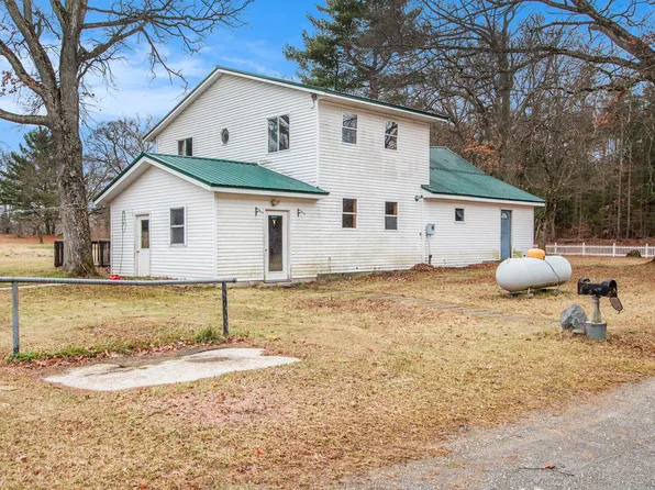9440 180th Ave, Holton, MI 49425