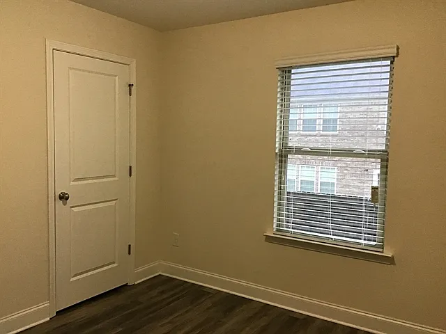 2432 Folsom St — Photo 16