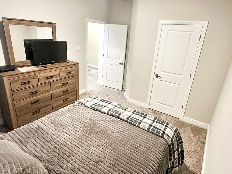 252 Drumcliffe Dr — Photo 10