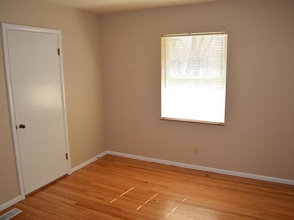 3rd image of 510 Tipton Ave