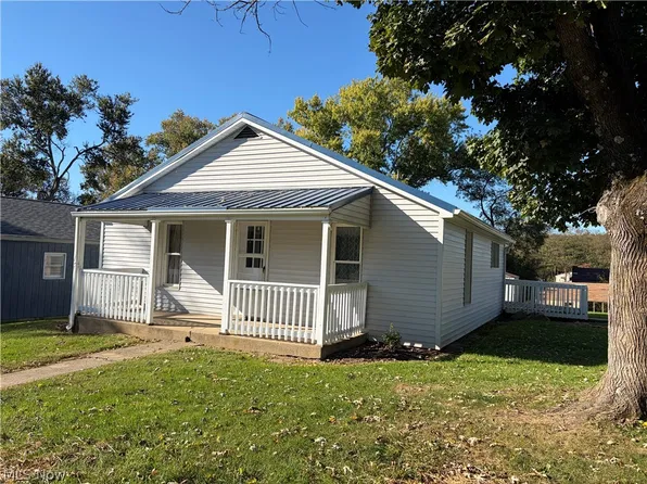 93 Deerfield Rd, Zanesville, OH 43701