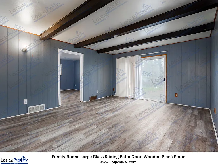 19435 McCormick St — Photo 7