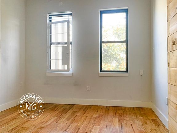 4th image of 285 Irving Ave APT 1R