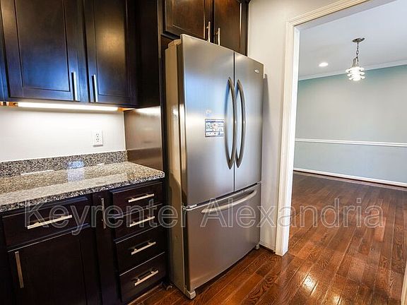 5th image of 1107 N Taylor St #C