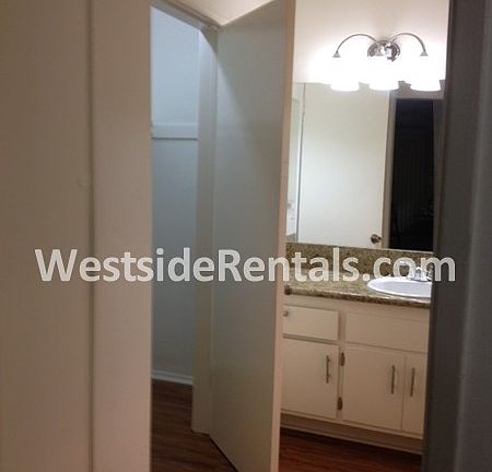 4th image of 1335 N Detroit St APT 208