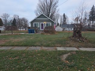 222 Washington St, Sterling, MI
