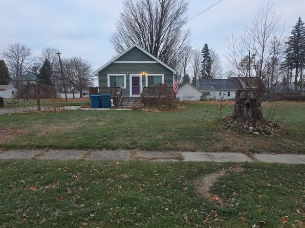 222 Washington St, Sterling, MI 48659