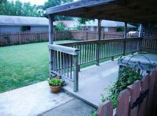 2111 Peabody Ln, Louisville, KY 40218