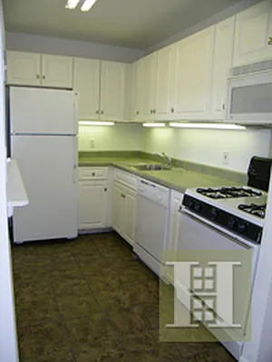 Rented by Halstead Real Estate | media 37