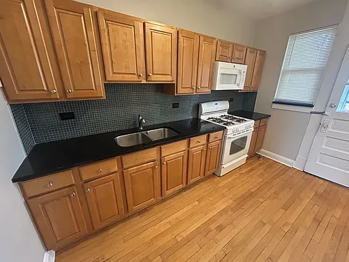 7422 West Madison Street Photo 1