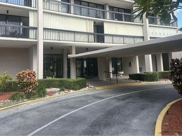 2425 Presidential Way #1203, West Palm Beach, FL 33401