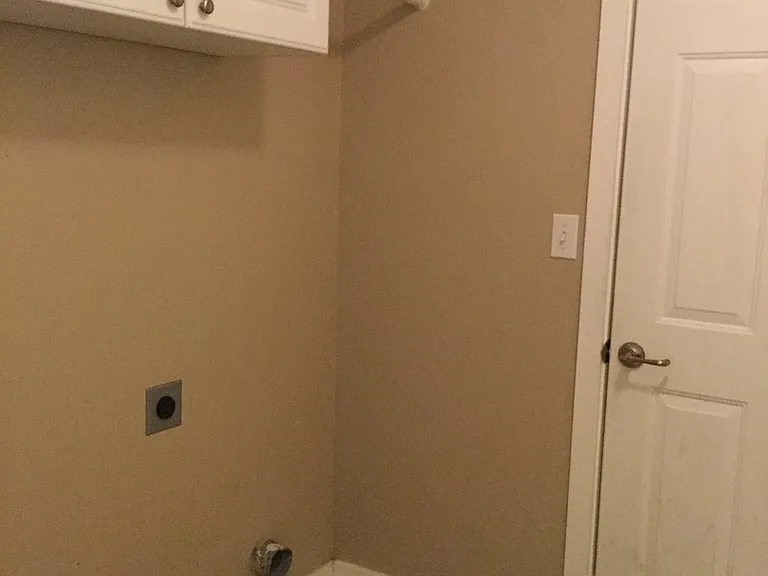 4067 Somerset Dr NE — Photo 8
