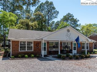 305 Stuart Ave, Southport, NC 28461